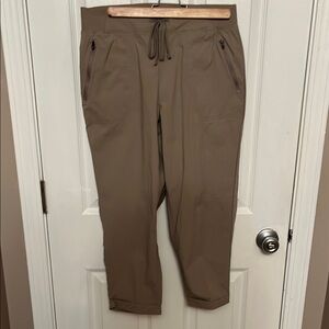 Woman’s Eddie BauerTan Capris